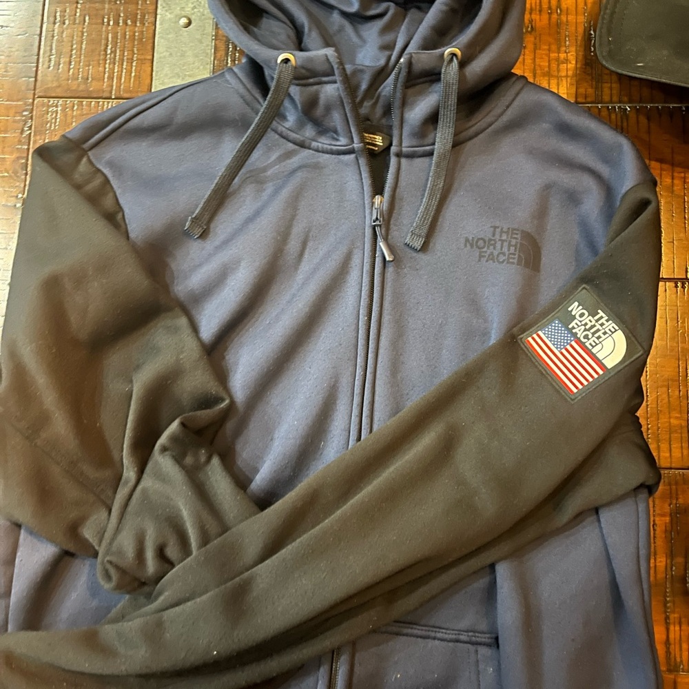 The North Face Men's Navy & Black Two-Tone Hoodie Jacket